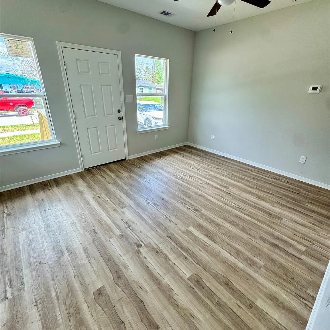 1 bed, 1.0 bath, 415 sqft, $1,200 — Photo 2