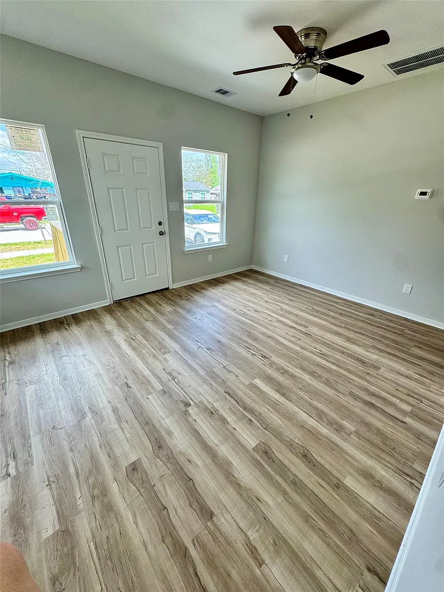 Building Photo - 103 A Lincoln Cedar Dr