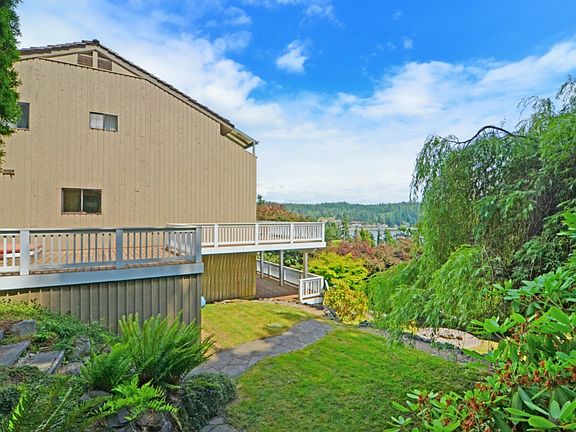 5th image of 4157 Point White Dr NE