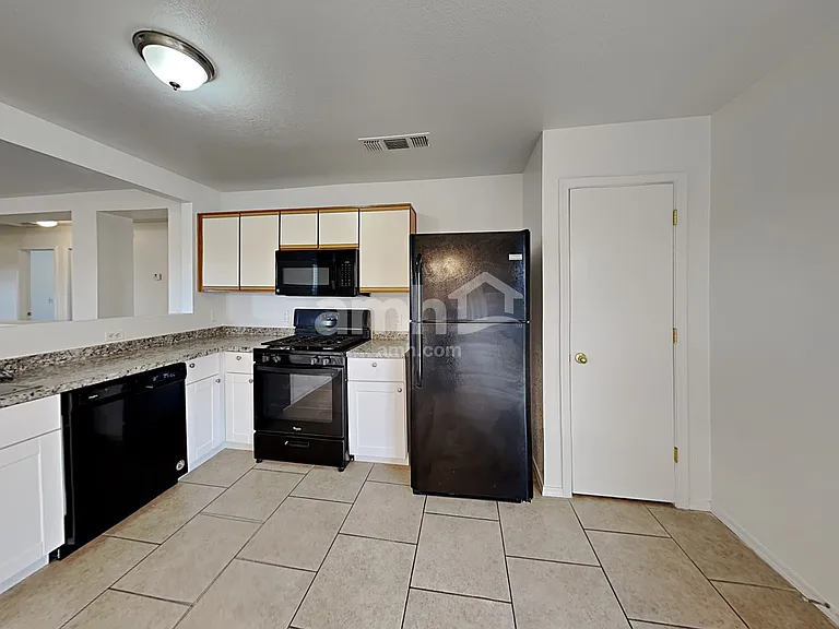6159 S Avenue De La Chandelle — Photo 4