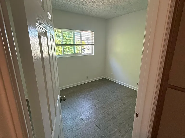 840 Grand Ave #4 — Photo 6