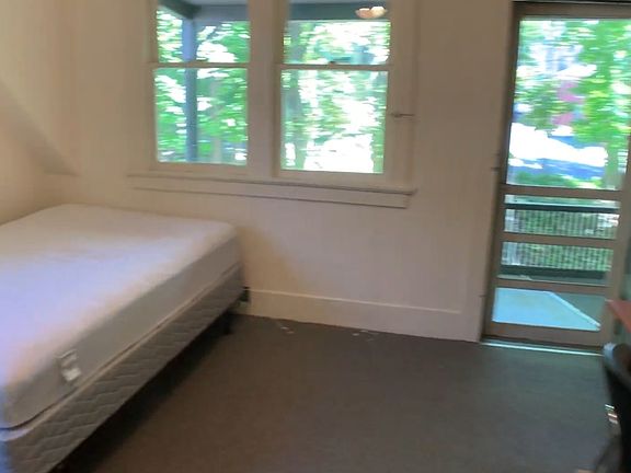 5th image of 109 Dewitt Pl #5