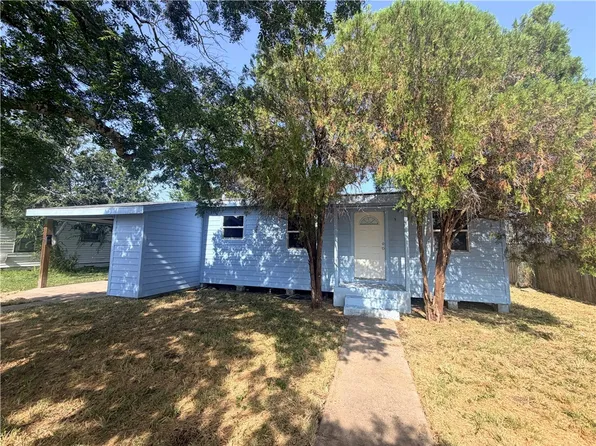 932 S 16th St, Kingsville, TX 78363