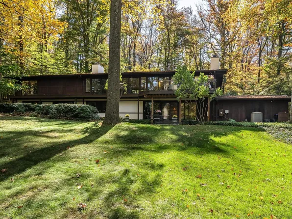 31 Mount Misery Ln, Malvern, PA 19355