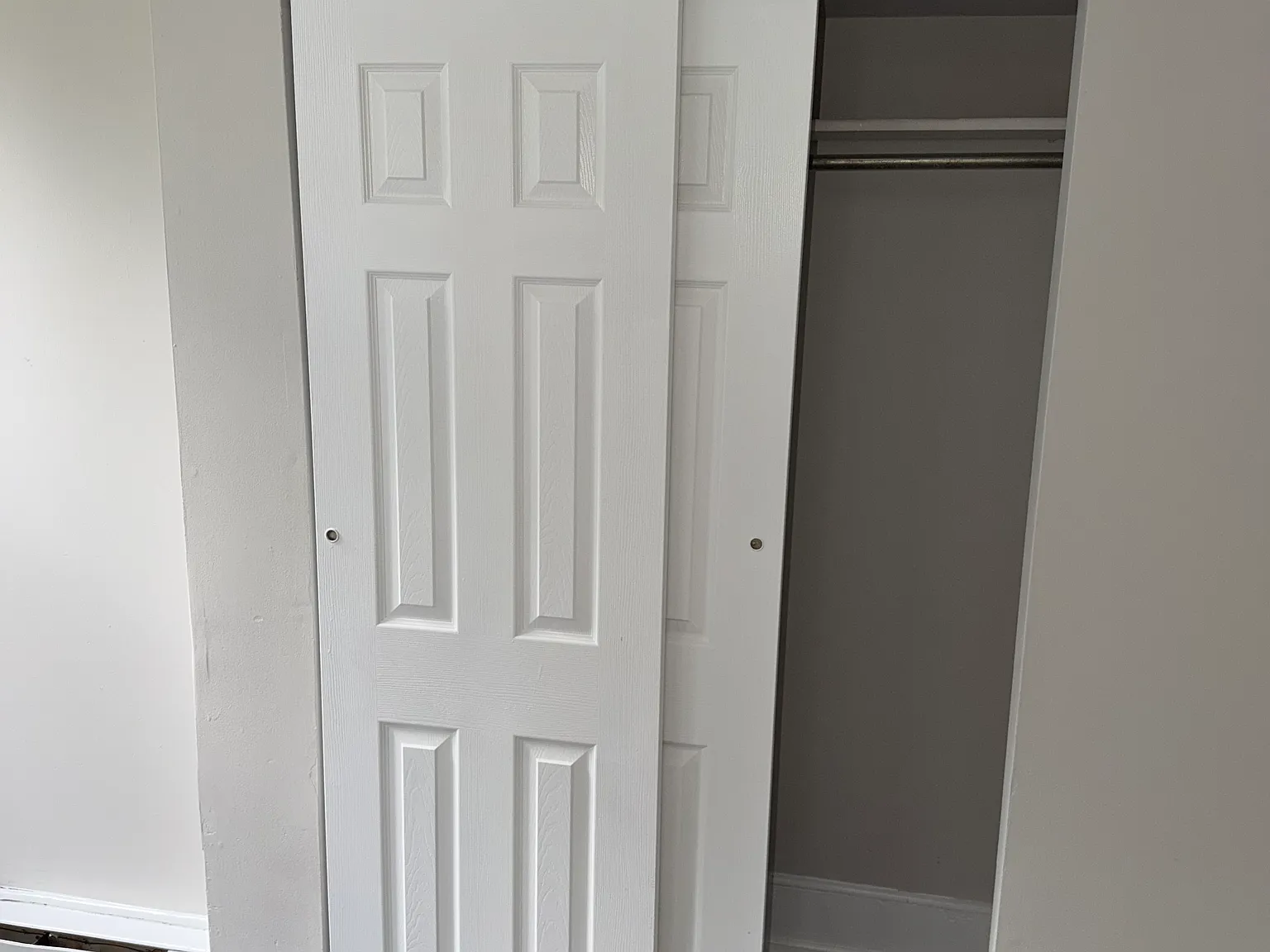 Studio, $700 — Photo 2