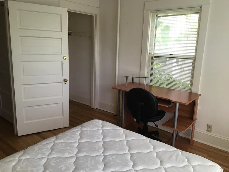 614 E Buffalo St — Photo 19