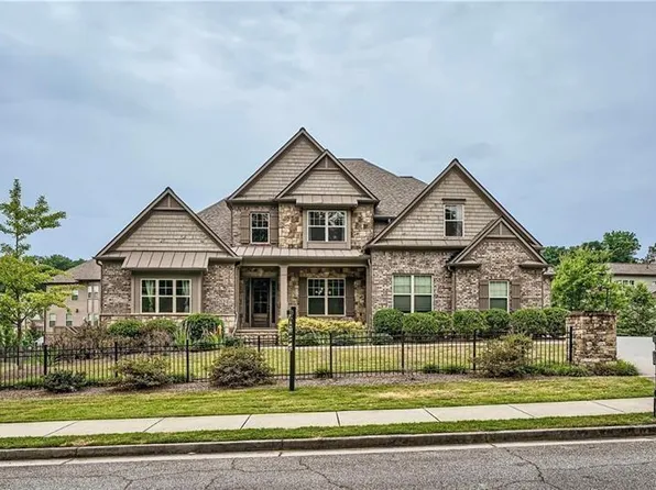 631 Mabry Rd, Sandy Springs, GA 30328