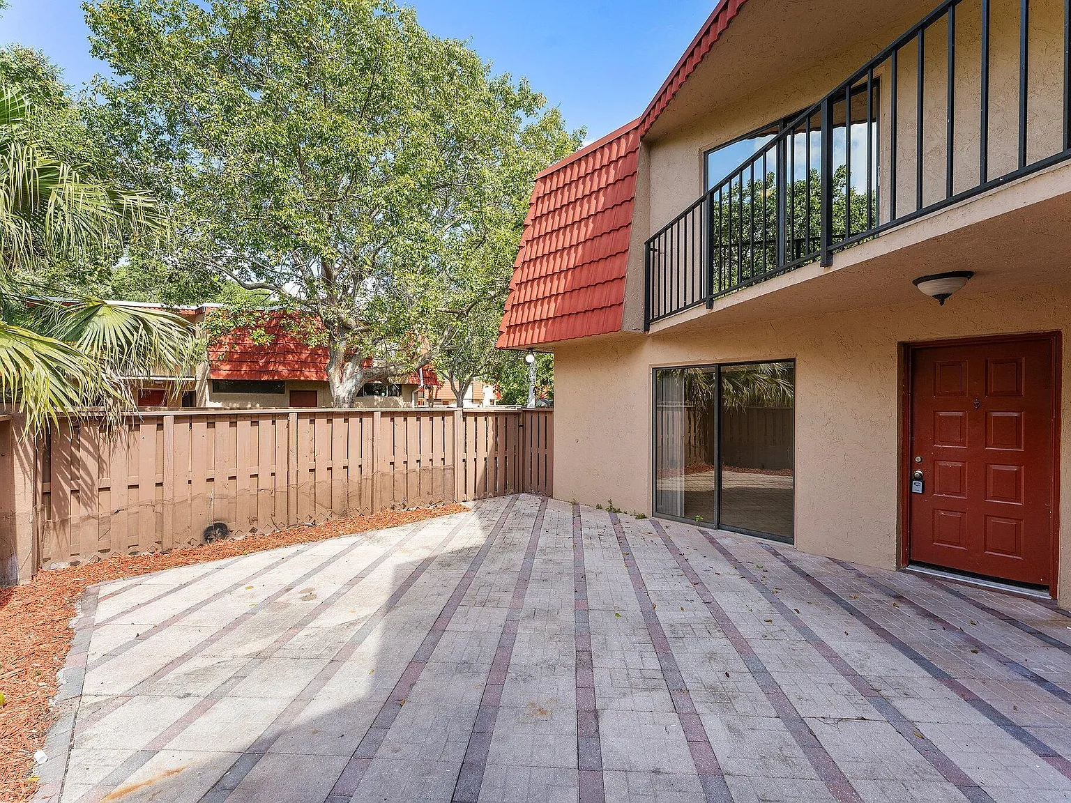 2 bed, 2.5 bath, 1302 sqft, $2,800 — Photo 4