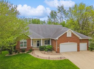 8116 Hardwicke Dr, Johnston, IA 50131