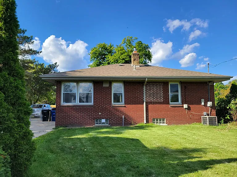 26265 W Six Mile Rd — Photo 22
