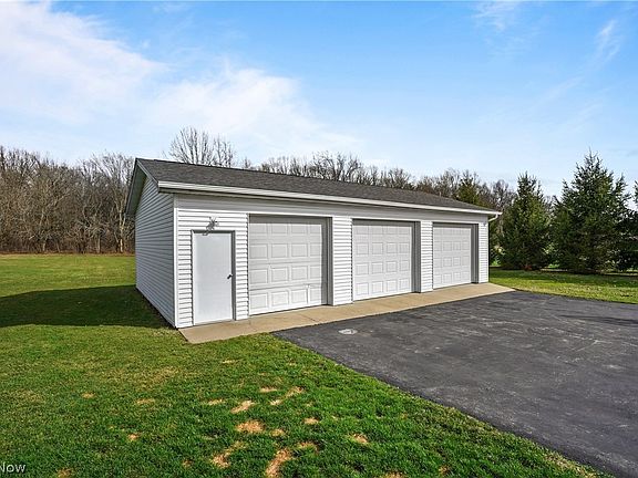 3rd image of 3670 Grafton Rd