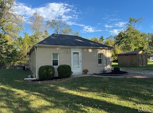49 N Lincoln Ave, Cottage Hills, IL 62018