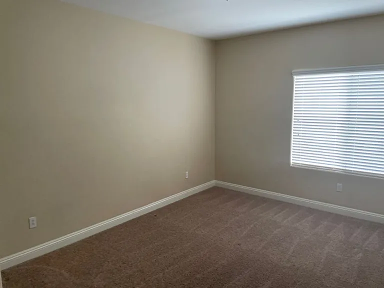 321 Waterton Lakes Ave — Photo 13