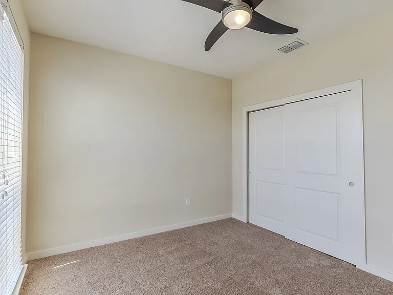 Edge at 1702 — Photo 32
