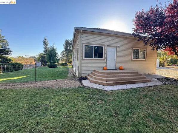 12528 Peach Ln, Wilton, CA 95693
