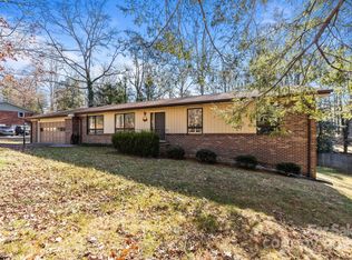 4 Dunleer Ln, Hendersonville, NC 28791
