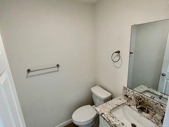5th image of 1055 Porter Ave