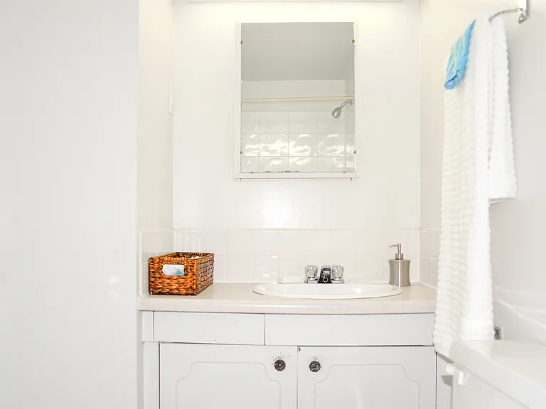 1740 Taylor Ave — Photo 32