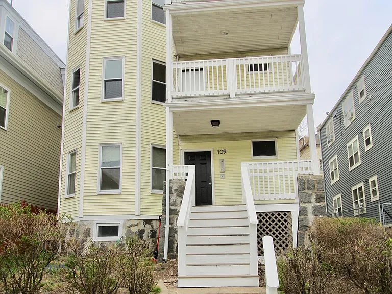 109 Pleasant St #2 — Photo 9