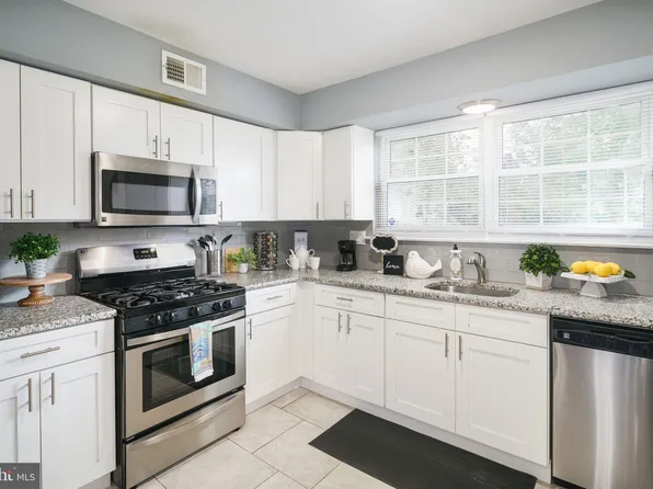 1603 Coventry Pl, Clementon, NJ 08021