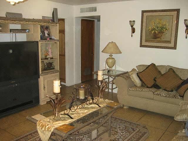 1st image of 2924 W Keim Dr