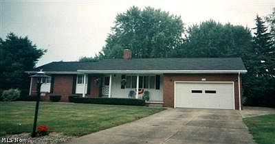 1st image of 916 Lynita Dr NE