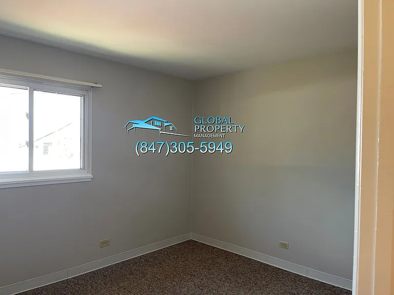 267 E Grand Ave — Photo 26
