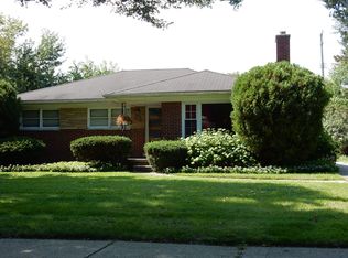 955 Barrington Rd, Grosse Pointe Park, MI 48230