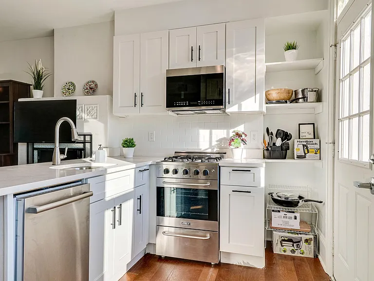 409 Constitution Ave NE #4 — Photo 14