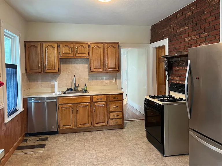 16 Sullivan Rd #2 — Photo 2