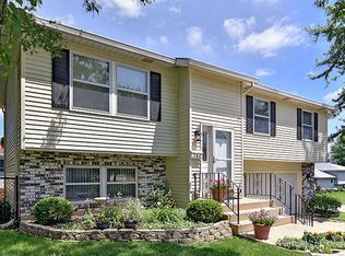 750 Dickens Ave, Glendale Heights, IL 60139