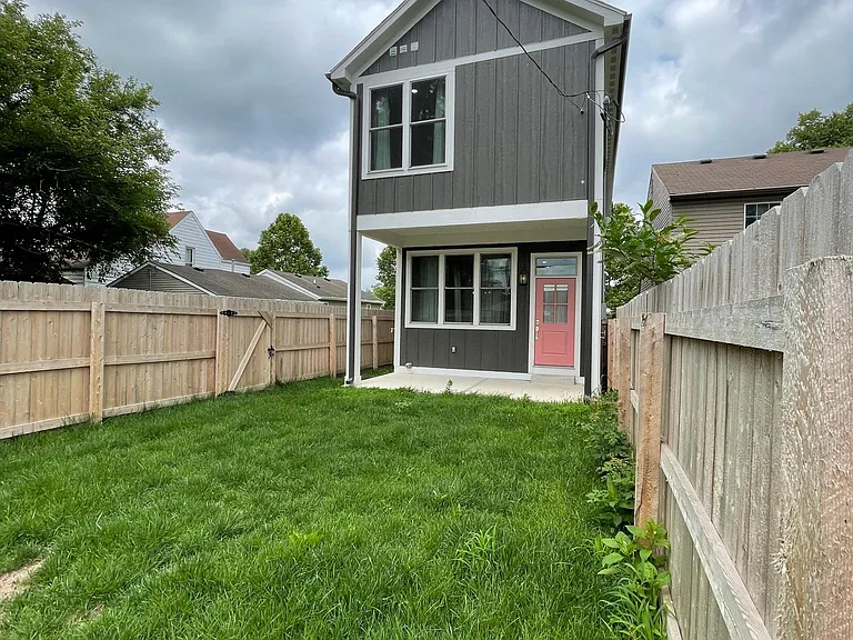 833 Birch Ave — Photo 32