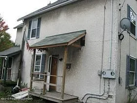 304 Anderson St photo 1