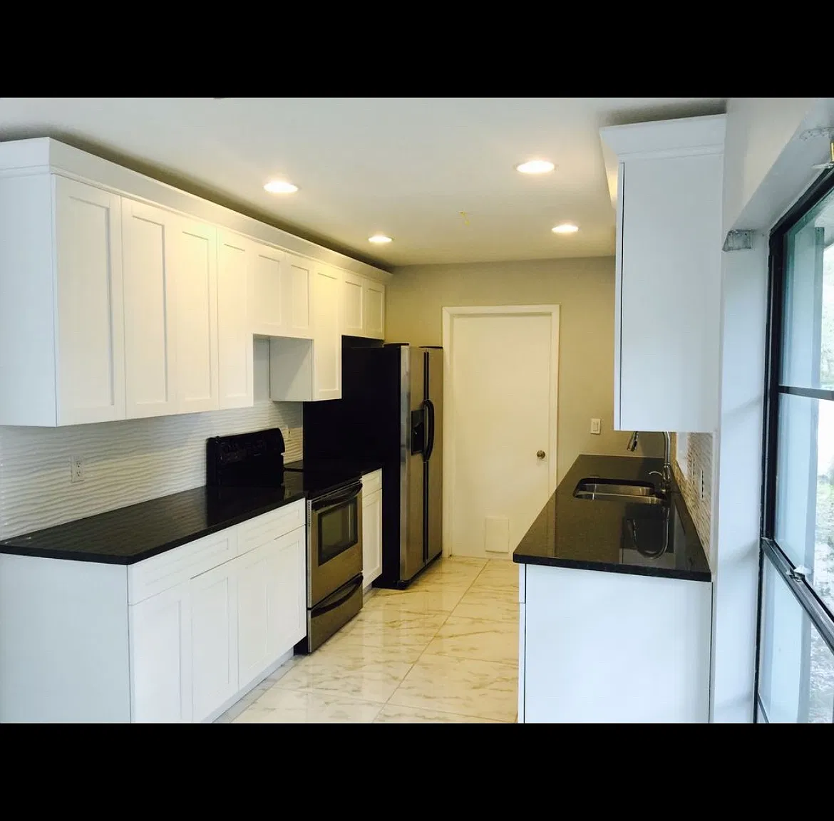 3 bed, 1555 sqft, $2,450 — Photo 2