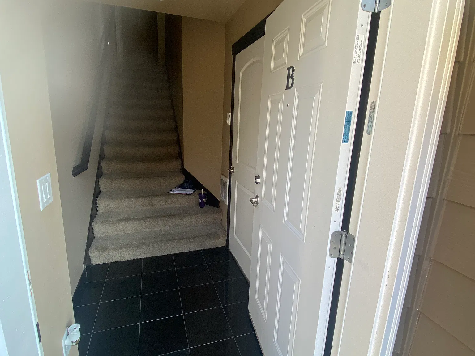 2 bed, 2.5 bath, 1186 sqft, $2,345 — Photo 2