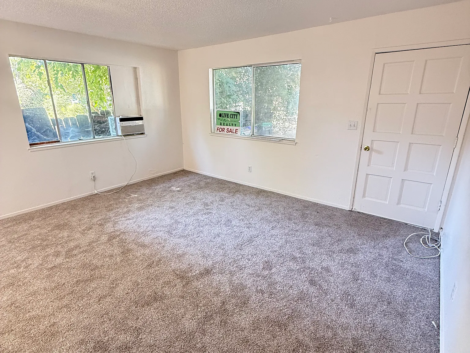 2 bed, 1100 sqft, $1,600 — Photo 4