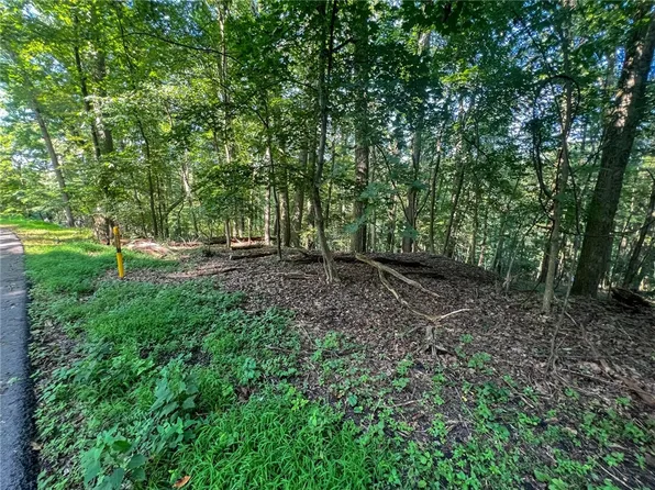 113 Lakewood Dr, Butler, PA 16001