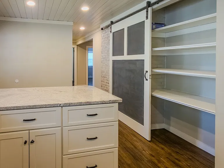431 East Dr — Photo 15