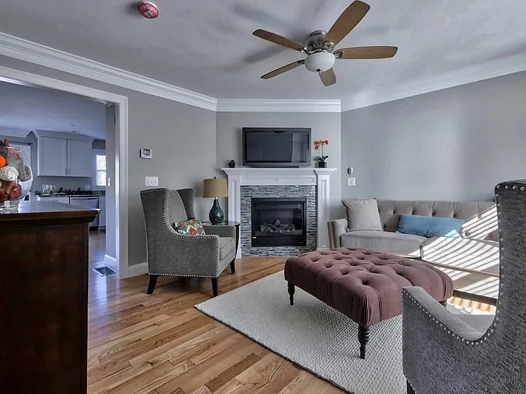 401 E Merrimack St #15 — Photo 6
