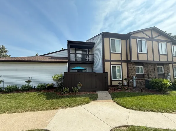 25 Fernwood Dr #25P, Bolingbrook, IL 60440