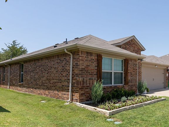 2nd image of 2540 Saldana Dr