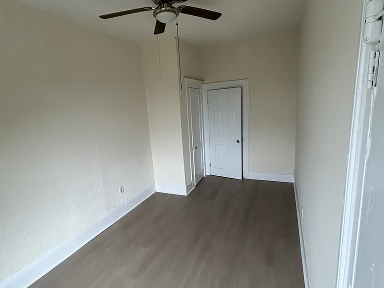 1 Wayne Ave #5 — Photo 5