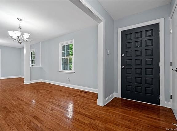 4th image of 445 Rainbow Cir