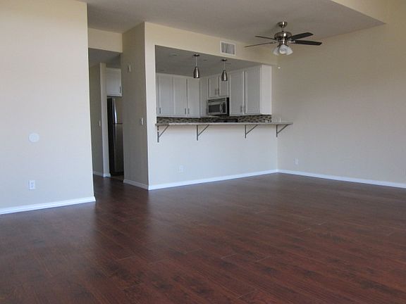2nd image of 4343 Mammoth Ave APT 10