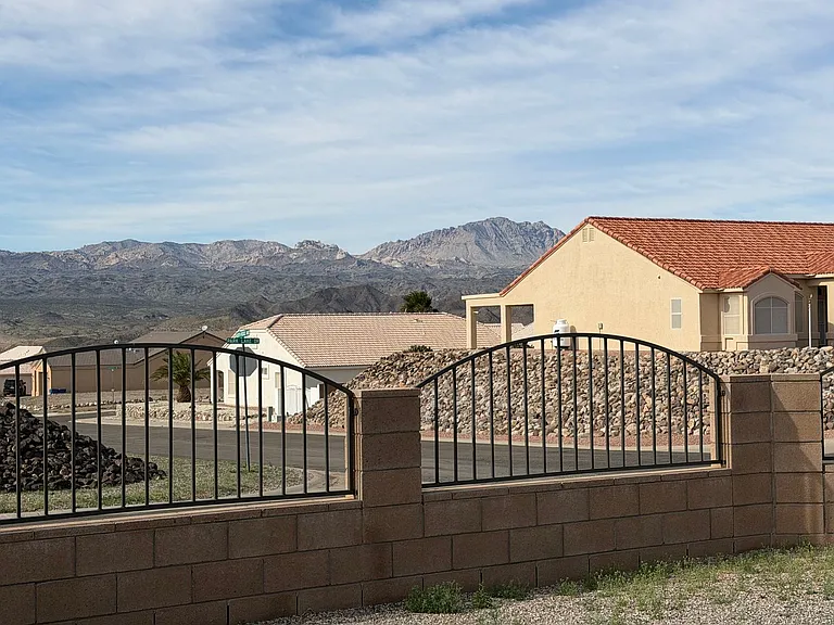 2416 N Ridge Ave — Photo 4