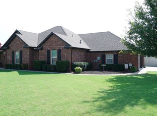 1822 Excaliber Dr, Tuttle, OK 73089