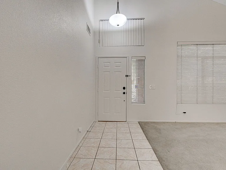 8621 Sierra Cima Ln — Photo 2