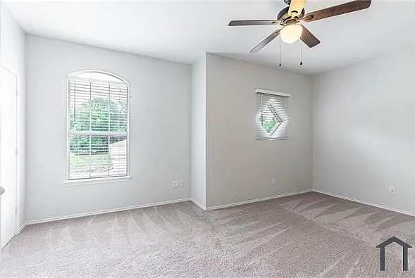 1600 Franklin Ave — Photo 11