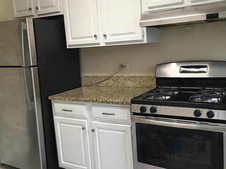 10620 Weymouth St #101 — Photo 2