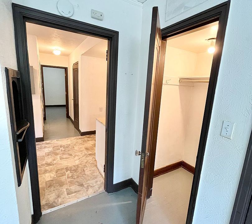 1st image of 1402 Lee St E APT 3